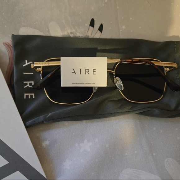 Gold and Black Women's Sunglasses - Picture 2 of 2